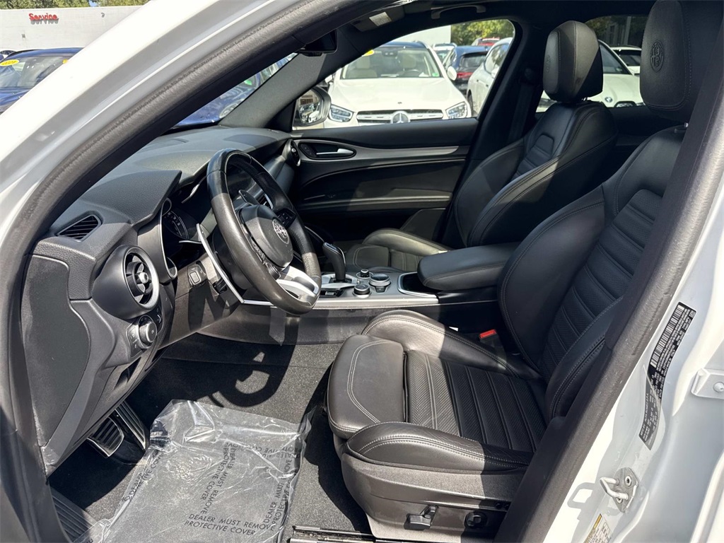 2022 Alfa Romeo Stelvio Ti Sport photo 19