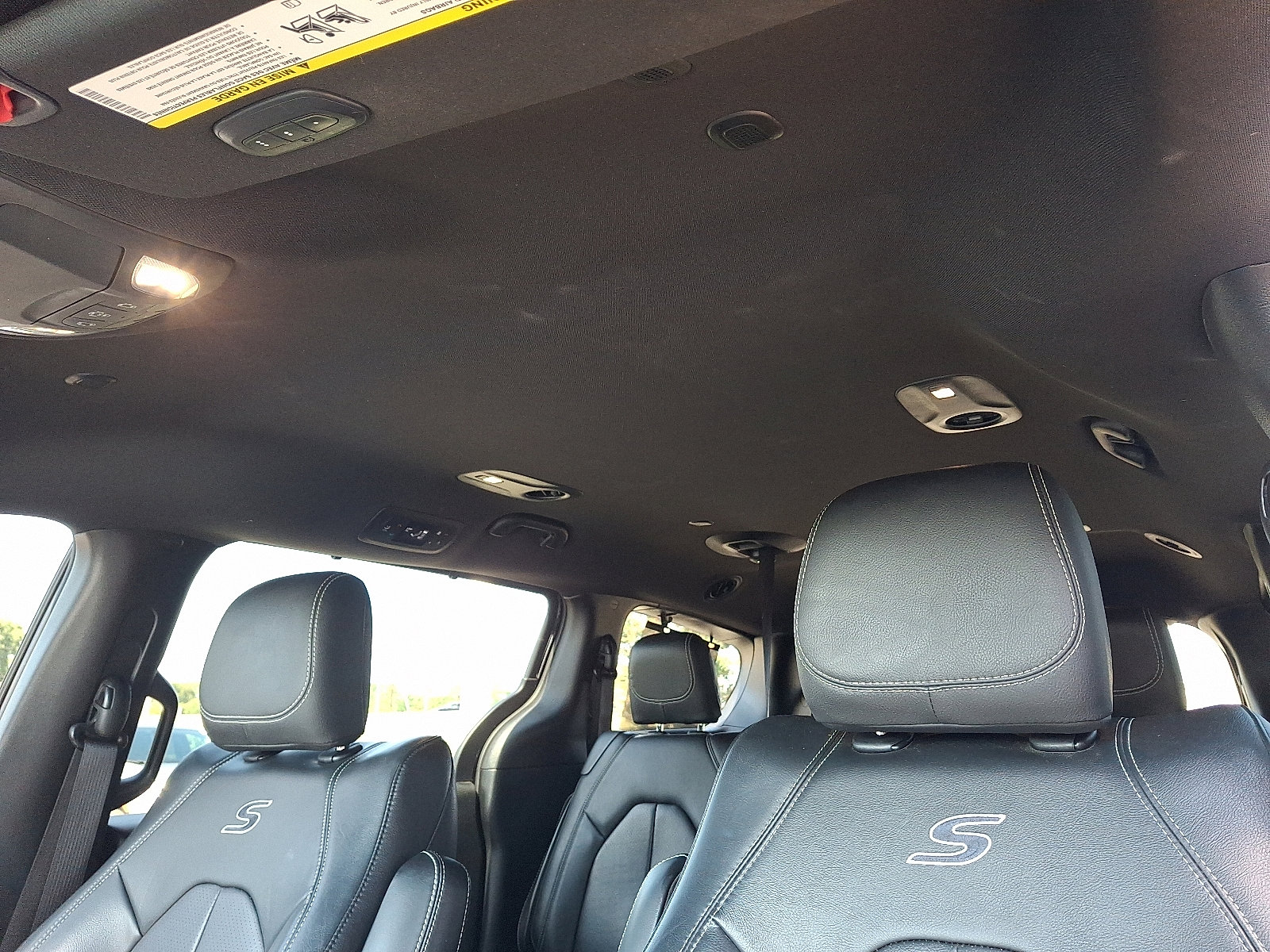 2021 Chrysler Pacifica Touring L photo 16
