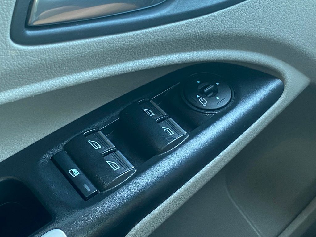 2020 Ford Transit Connect Titanium photo 12