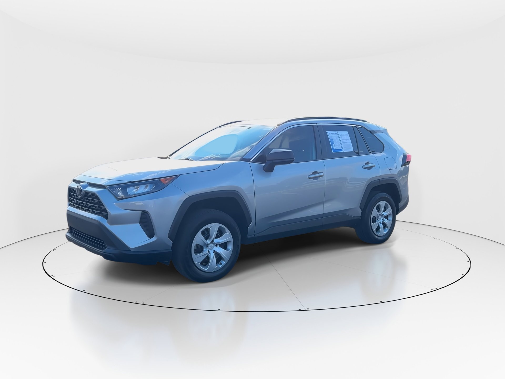 2021 Toyota RAV4 LE photo 4
