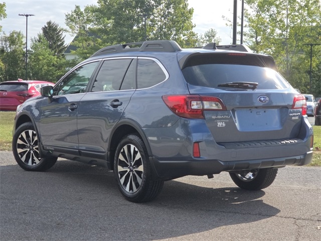 2016 Subaru Outback 2.5i photo 2