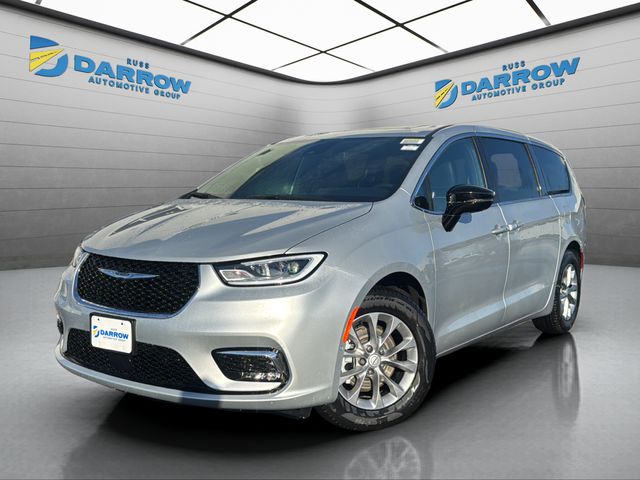 2026 Chrysler Pacifica Limited's photo