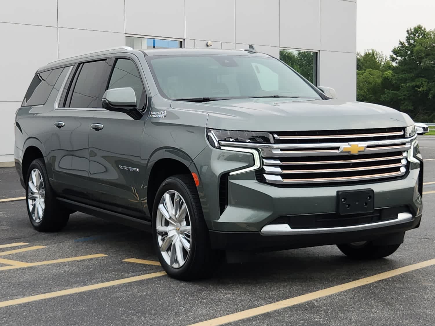 2024 Chevrolet Suburban High Country photo 2