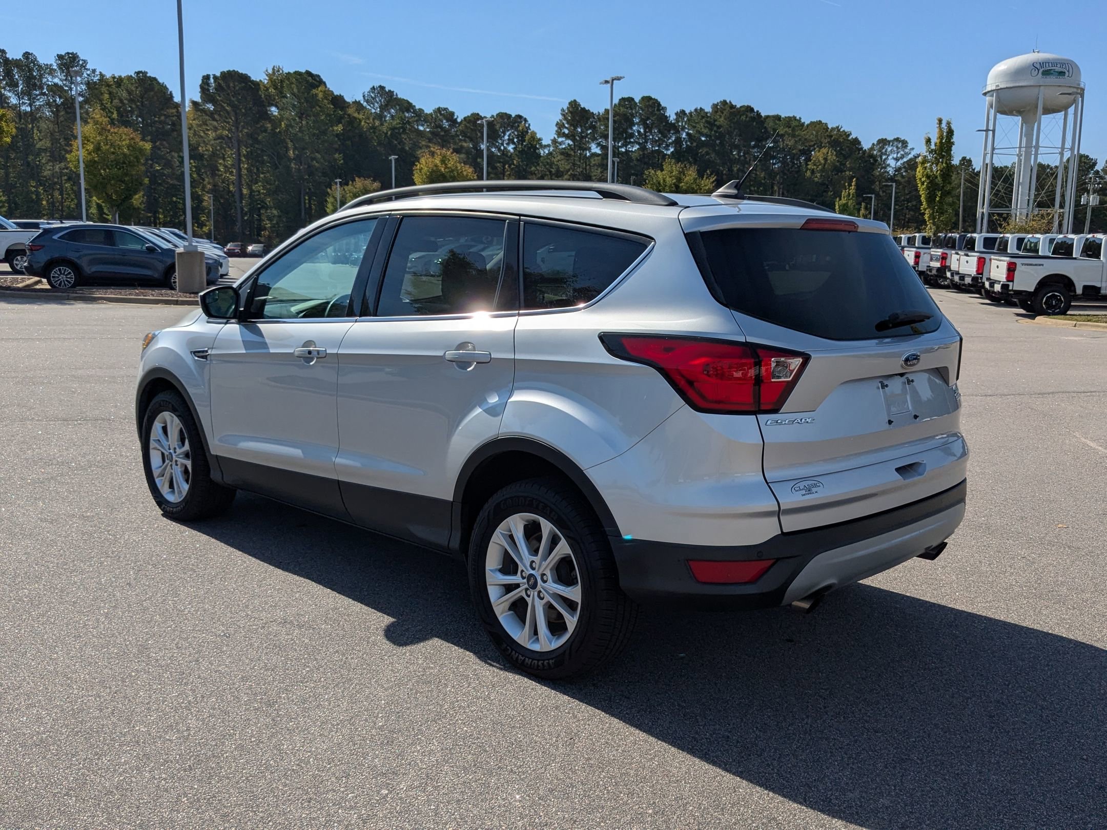 2019 Ford Escape SEL photo 9