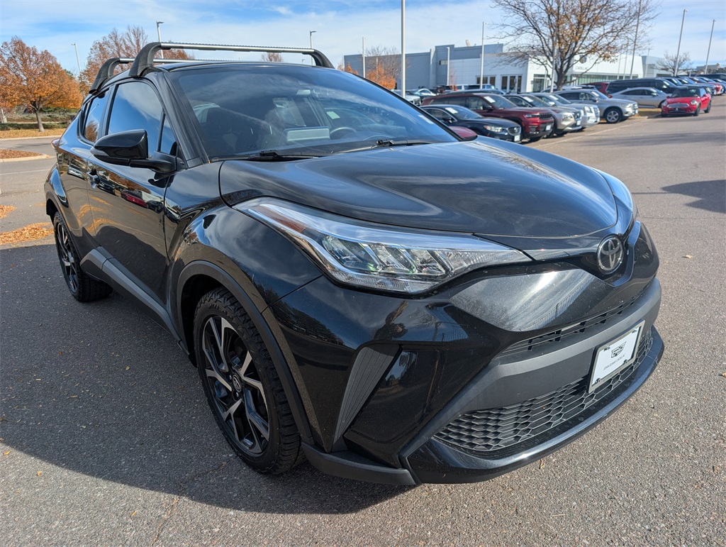 2020 Toyota C-HR XLE photo 4