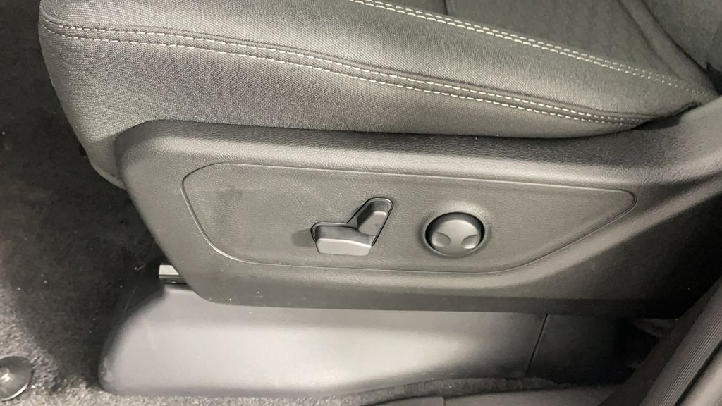 New 2025 Granite Crystal Metallic Clearcoat RAM Big Horn/Lone Star image 31