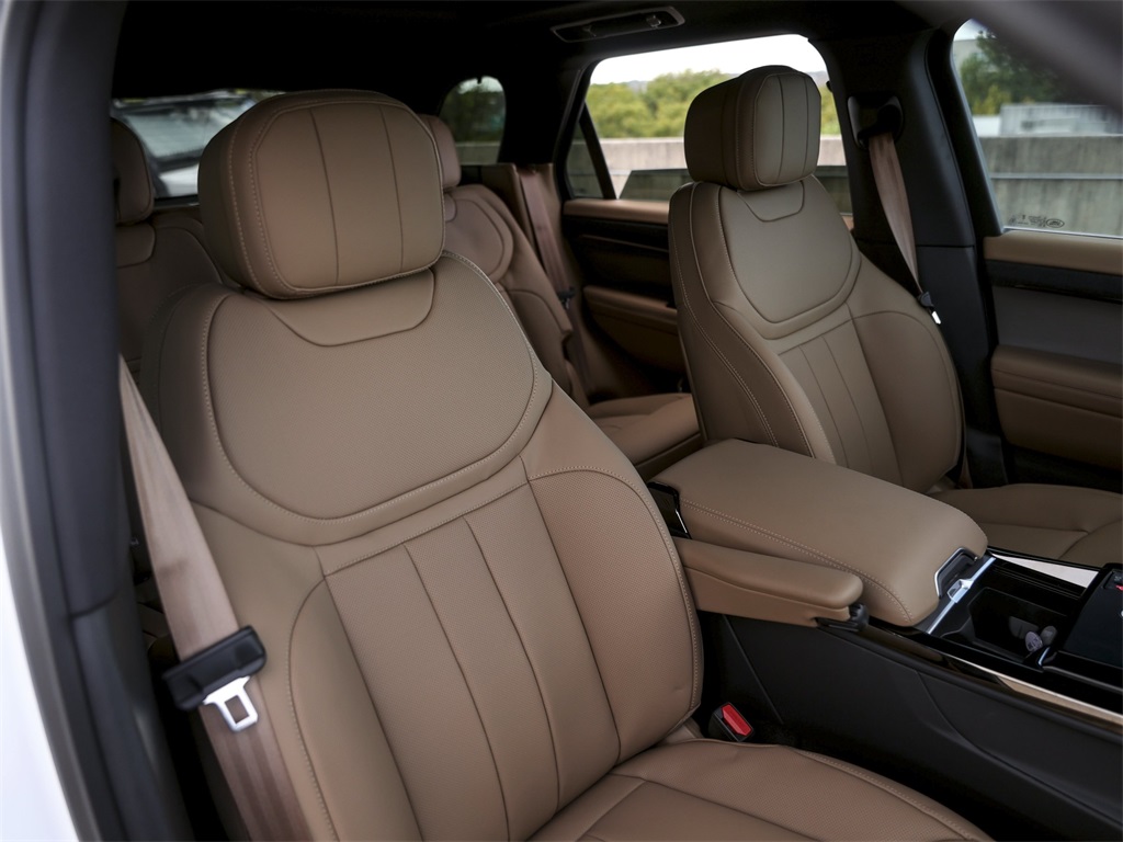 2025 Land Rover Range Rover Sport SE photo 29