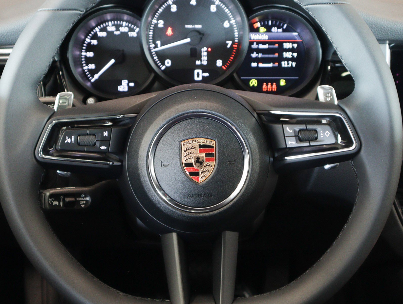 2026 Porsche Macan T photo 15