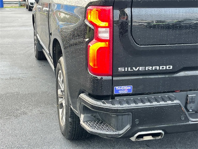 2023 Chevrolet Silverado 1500 High Country photo 3