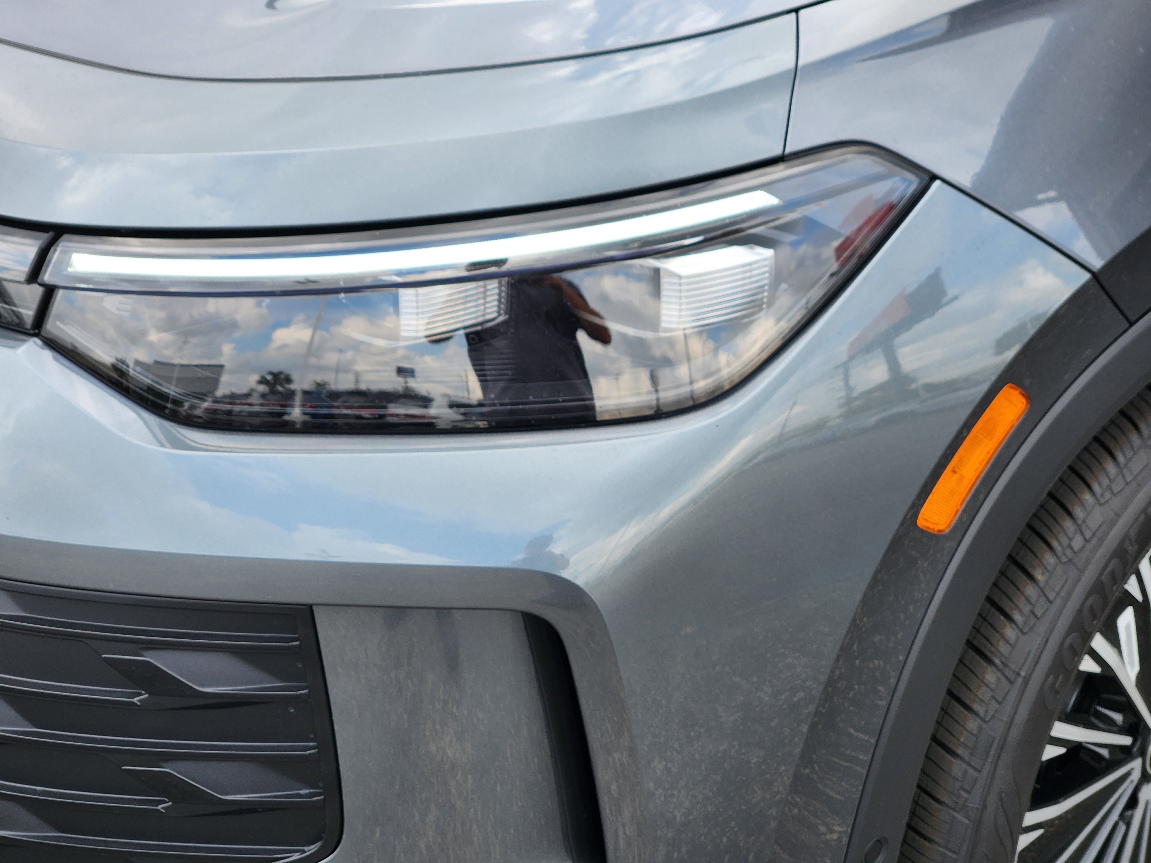 2026 Volkswagen Tiguan S photo 2