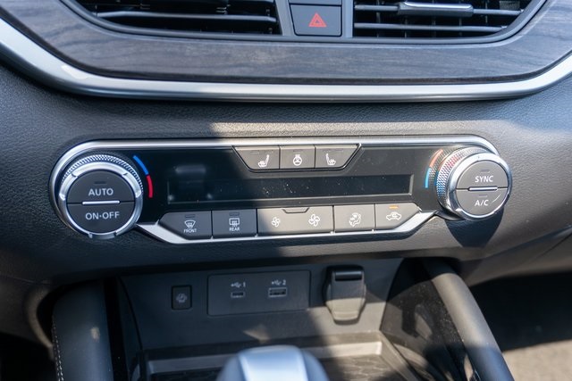 2025 Nissan Altima 2.5 SL photo 14