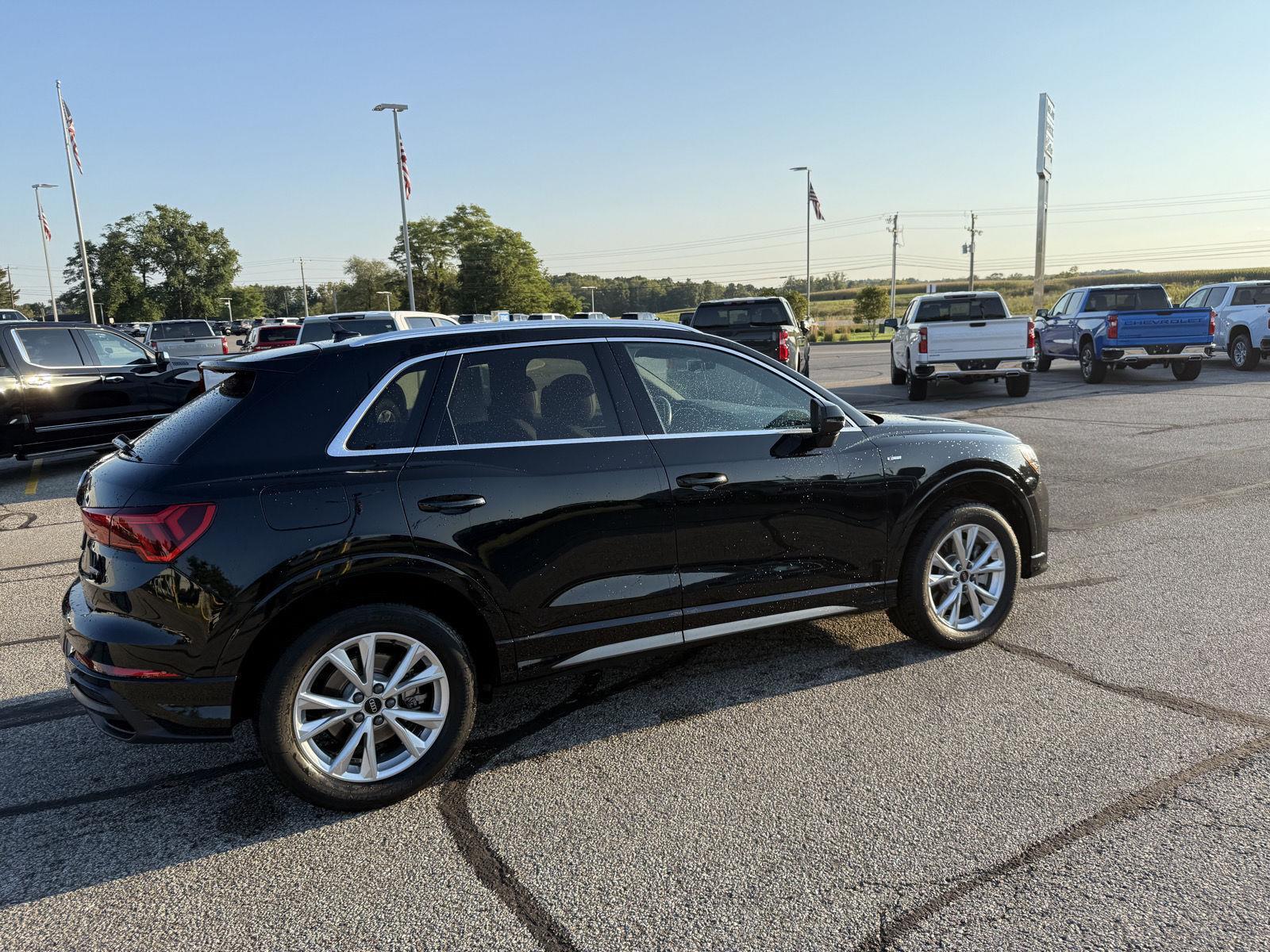 2021 Audi Q3 S line Premium photo 5