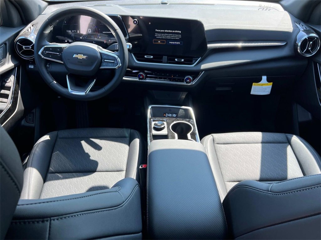2026 Chevrolet Equinox LT photo 3
