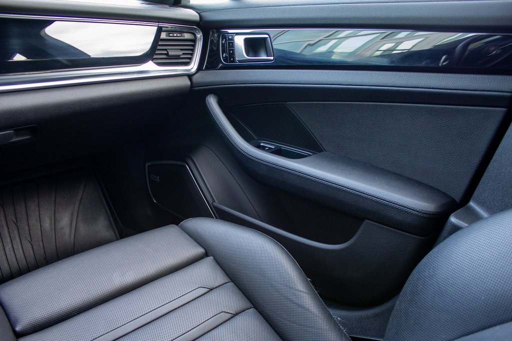 2021 Porsche Panamera 4 photo 20