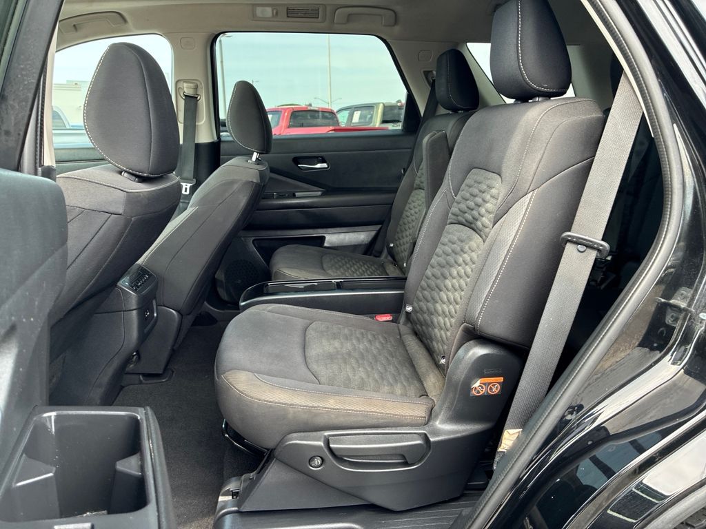 2022 Nissan Pathfinder SV photo 21