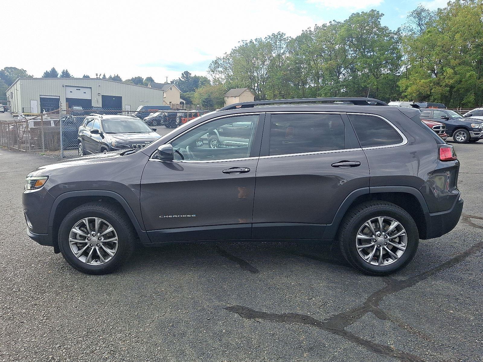 2022 Jeep Cherokee Latitude Lux photo 4