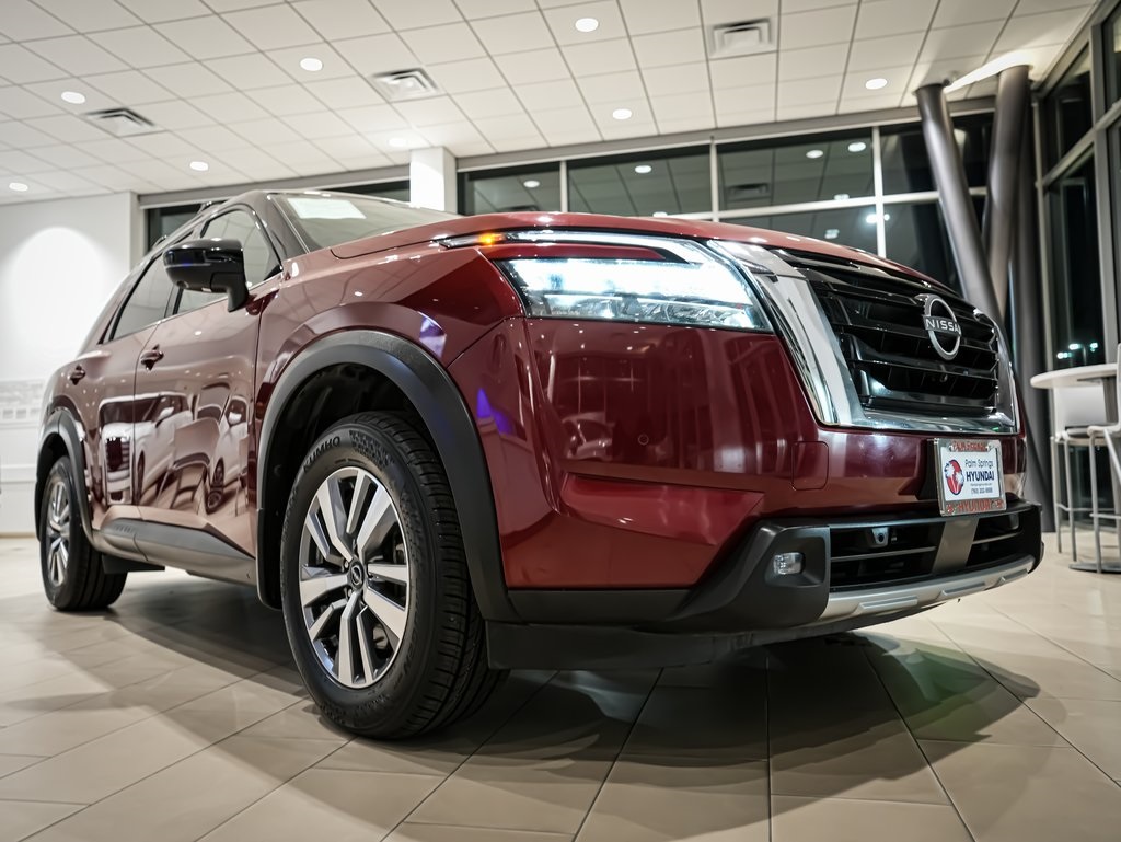 2022 Nissan Pathfinder SL photo 4