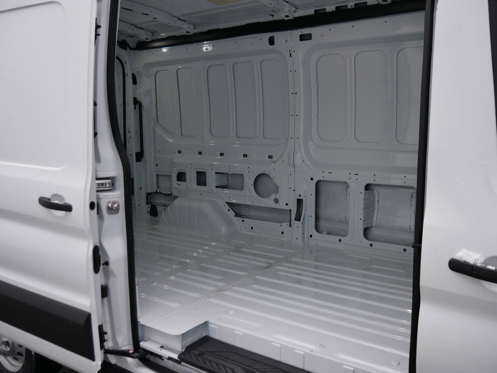 2024 Ford Transit Cargo Van photo 9