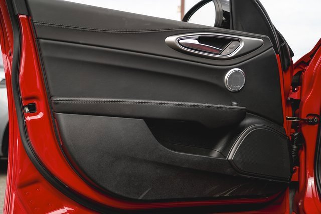 2025 Alfa Romeo Giulia Base photo 14