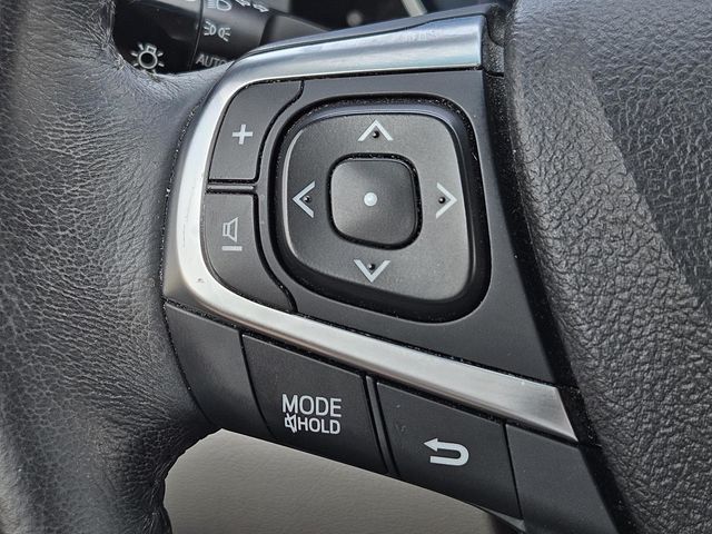 2017 Toyota Camry XLE photo 14