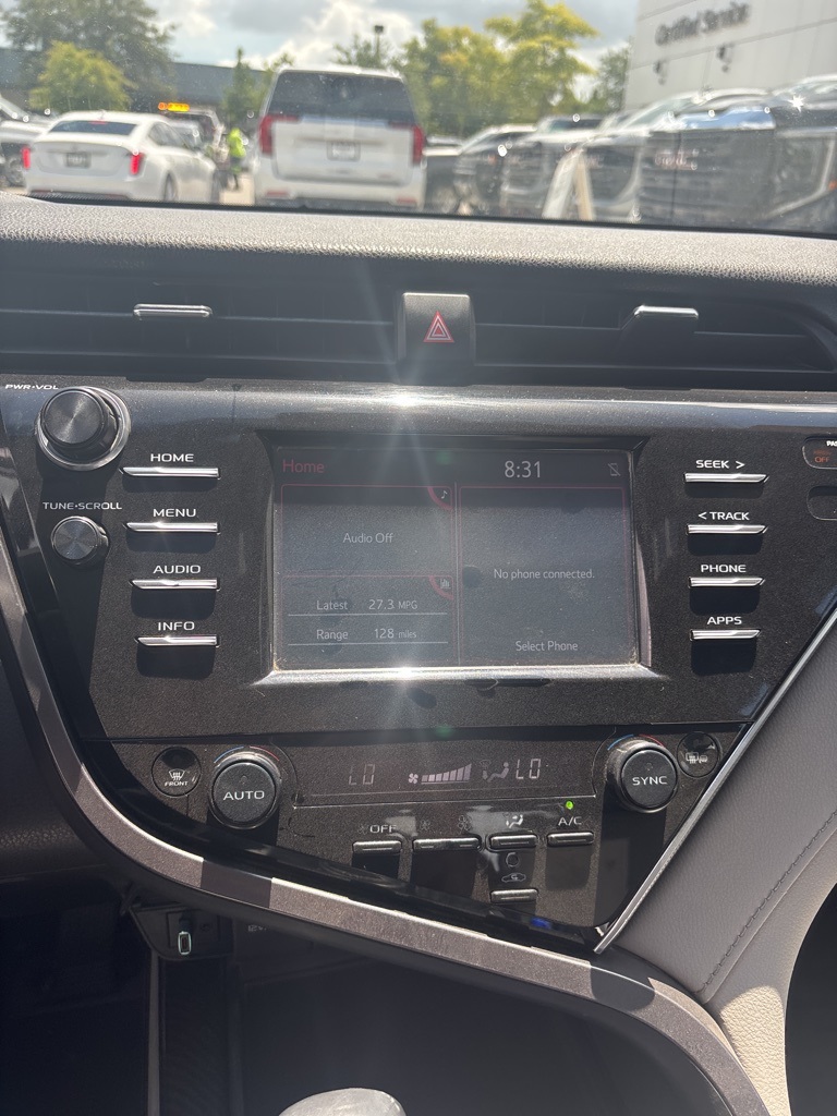 2018 Toyota Camry XSE photo 11