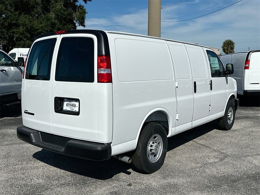 2025 Chevrolet Express Cargo 2500 photo 3