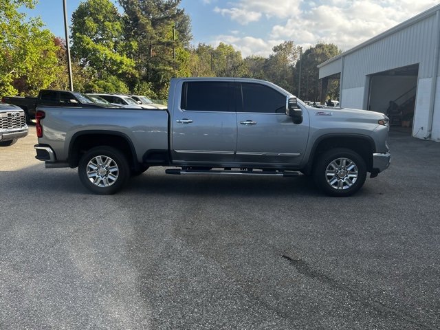 2024 Chevrolet Silverado 2500HD LTZ photo 3