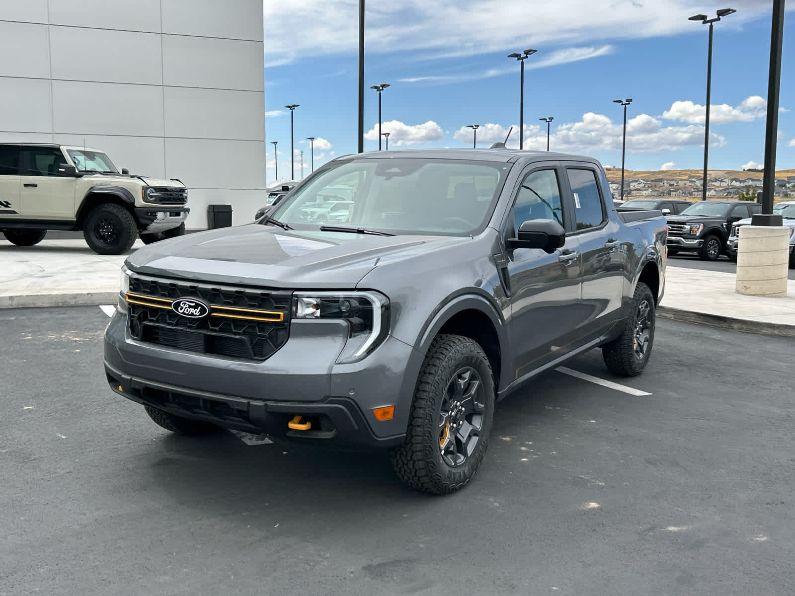 2025 Ford Maverick Tremor photo 2