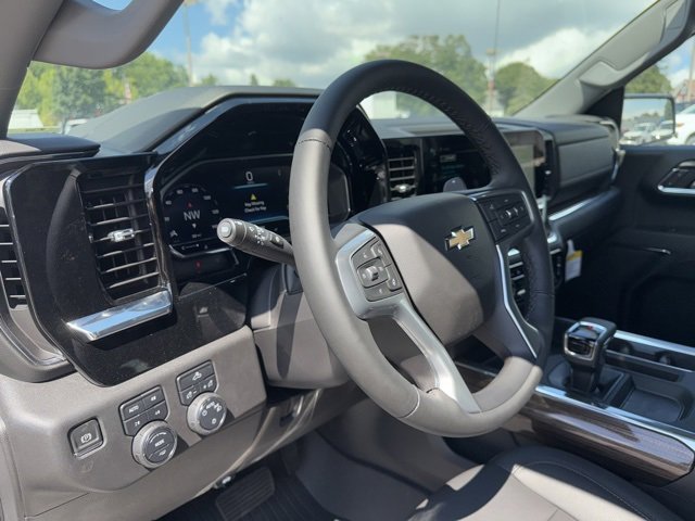 2025 Chevrolet Silverado 1500 LT photo 8