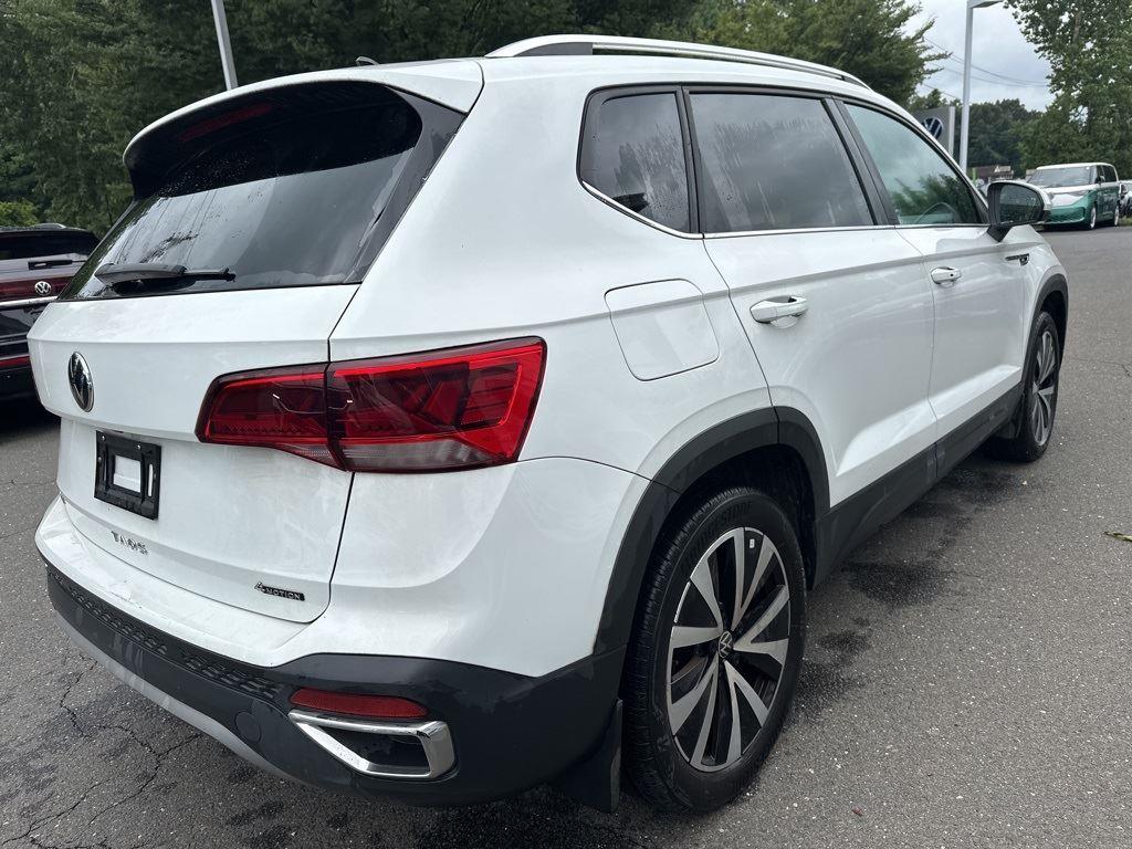 2022 Volkswagen Taos SE photo 4