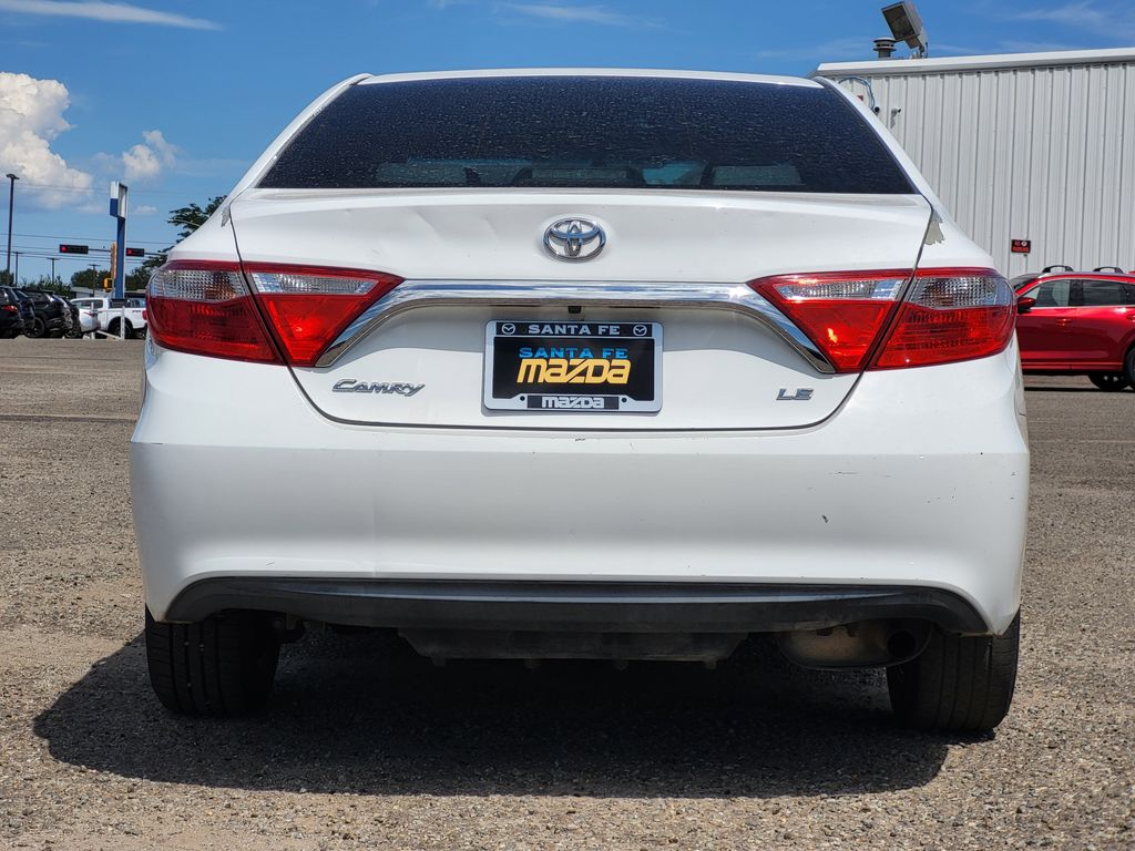 2016 Toyota Camry LE photo 6