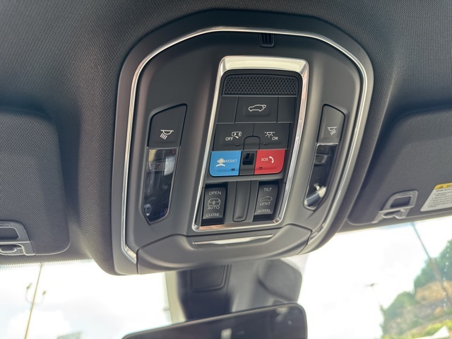 2025 Jeep Grand Cherokee Laredo X photo 43