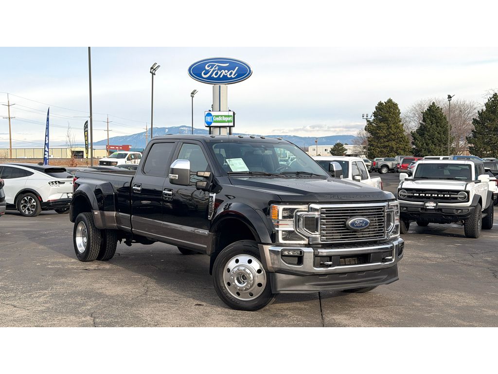 2020 Ford F-450 Super Duty Lariat's photo