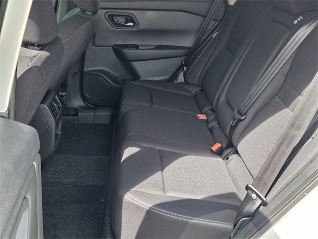 2026 Nissan Rogue S photo 5