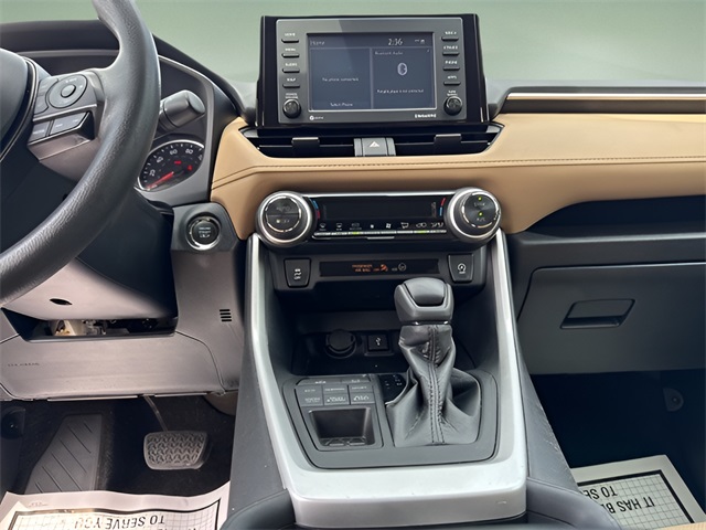2021 Toyota RAV4 XLE photo 11