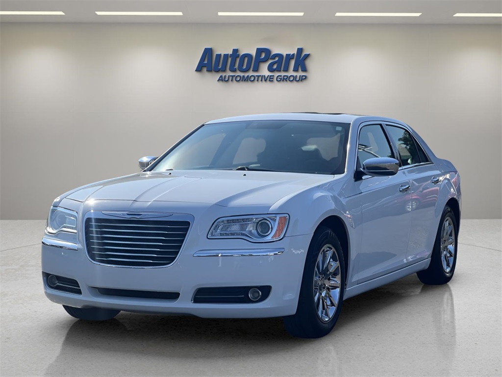 2012 Chrysler 300 Limited photo 3