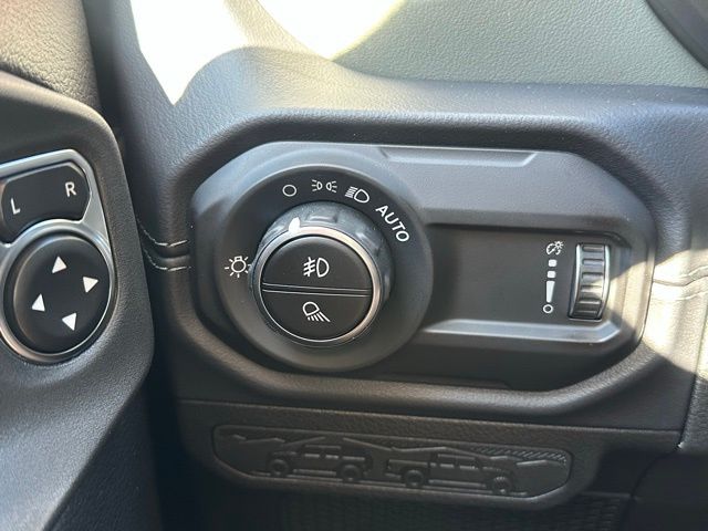 2025 Jeep Gladiator Mojave photo 16