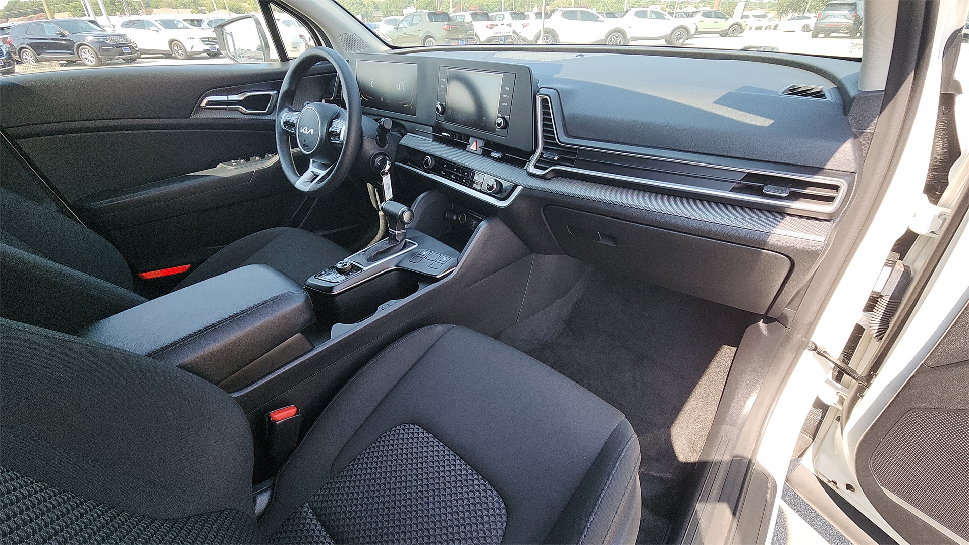 2024 Kia Sportage LX photo 26
