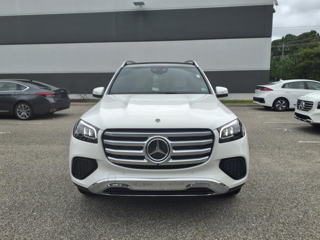 2025 Mercedes Benz GLS 450 4MATIC photo 2