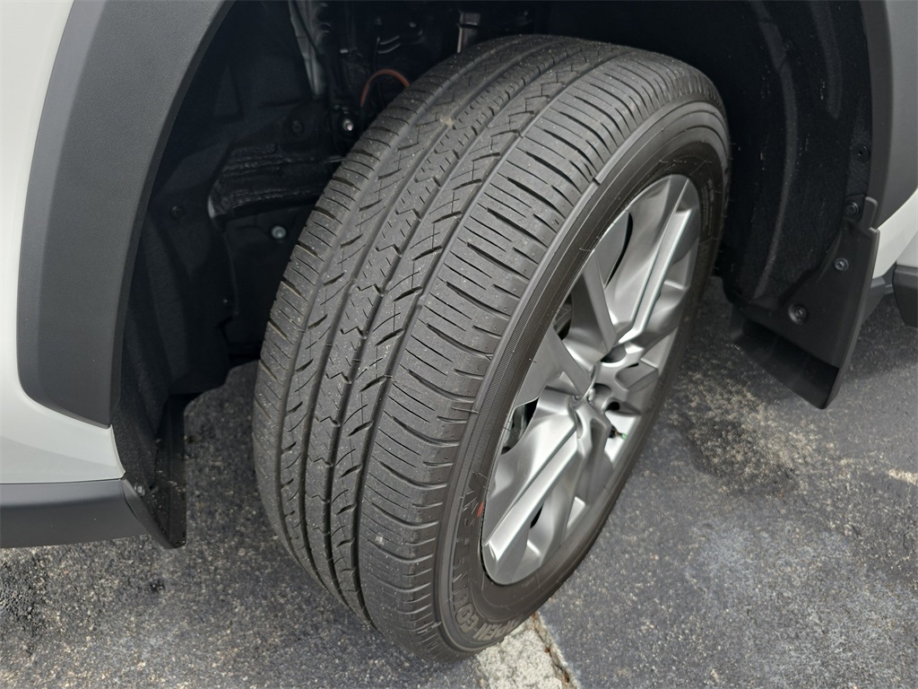 2025 Toyota RAV4 XLE Premium photo 32