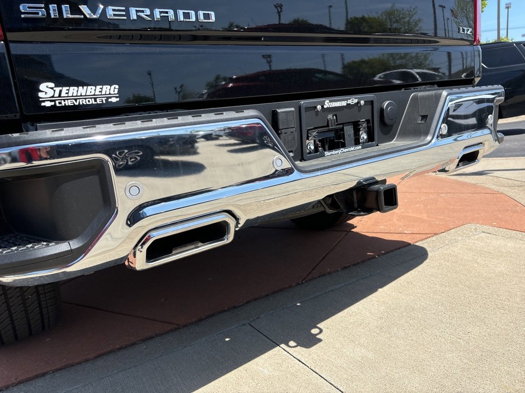 2025 Chevrolet Silverado 1500 LTZ photo 12