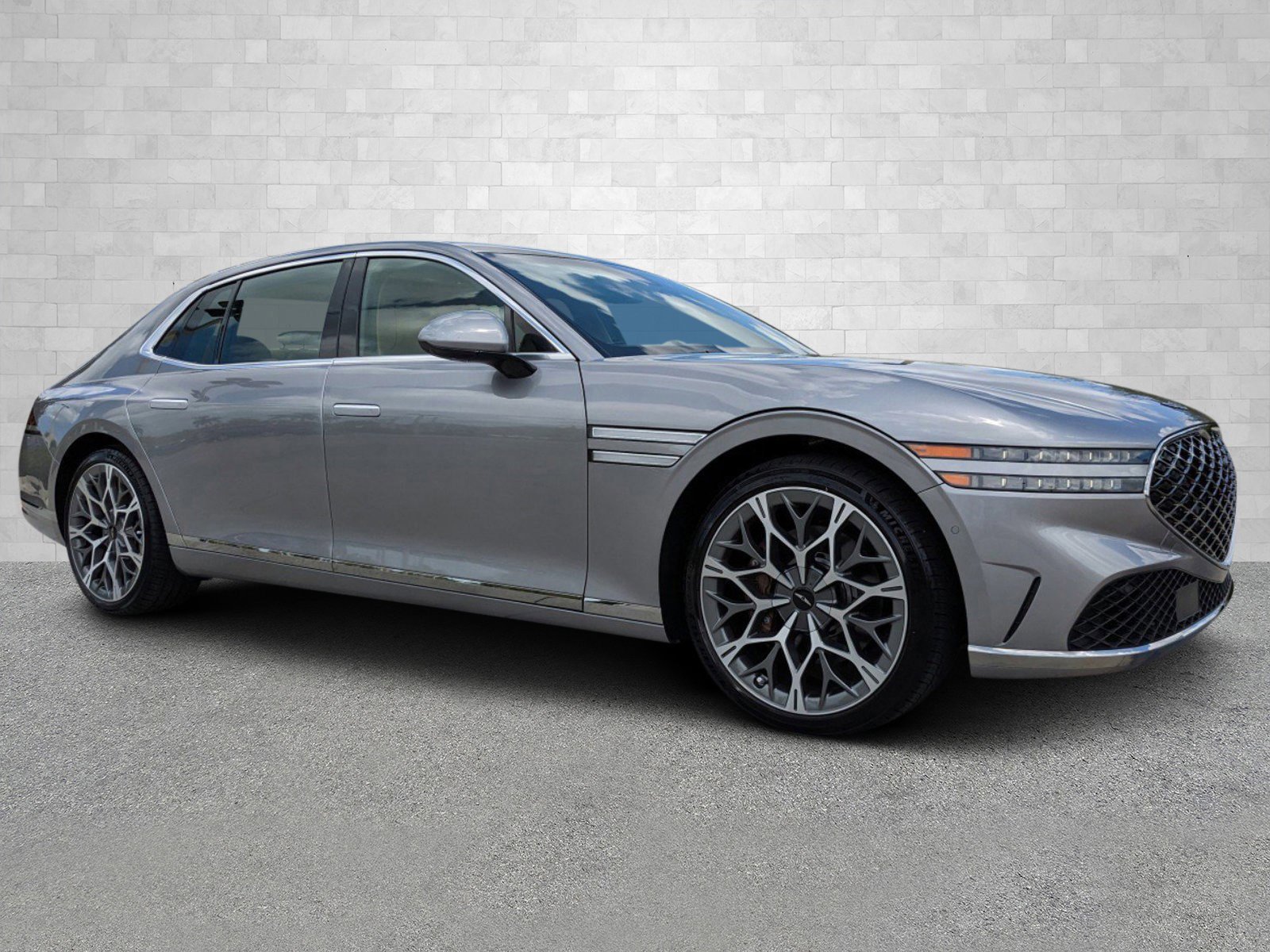 2025 GENESIS G90 Base's photo