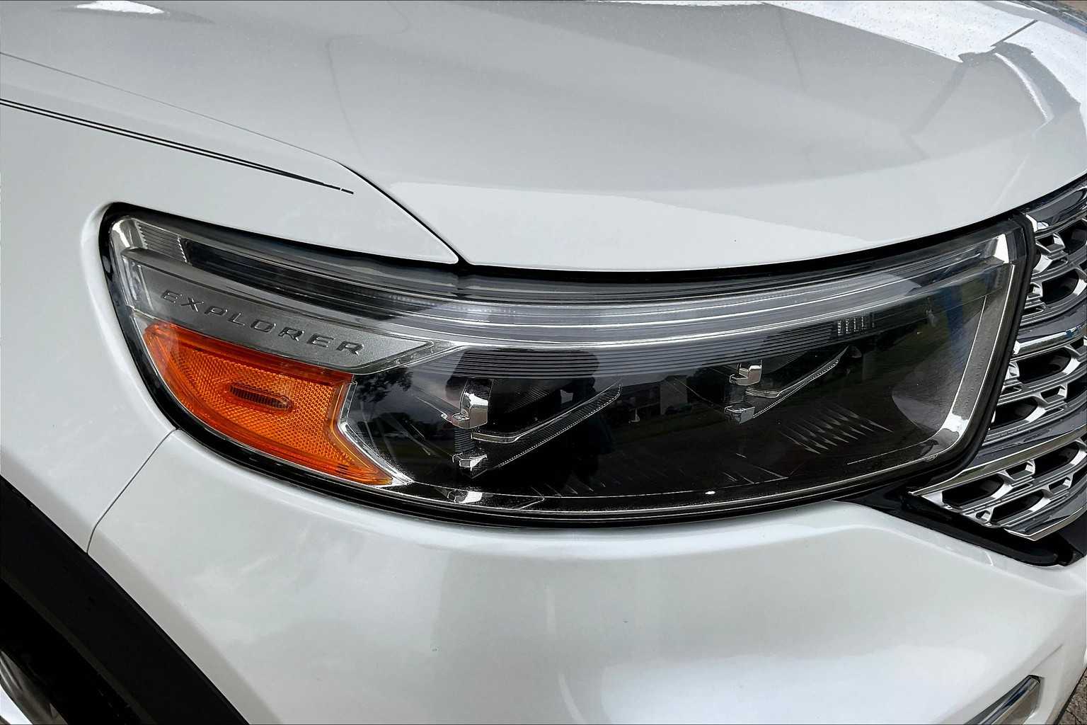 2020 Ford Explorer Limited photo 23