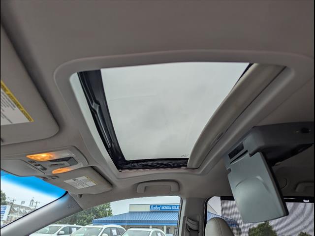 2016 Toyota Sienna XLE photo 9