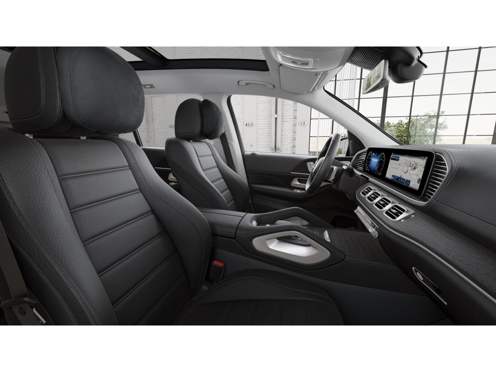 2026 Mercedes Benz GLS 450 4MATIC photo 4