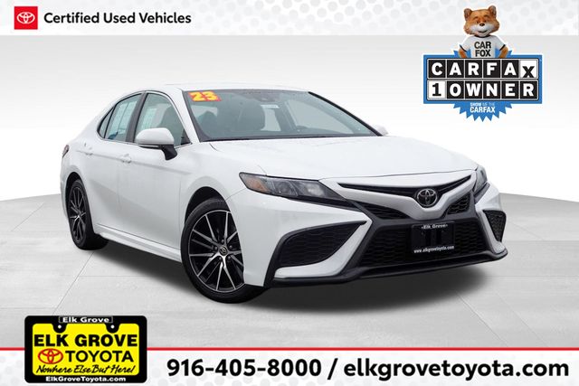 2023 Toyota Camry SE's photo