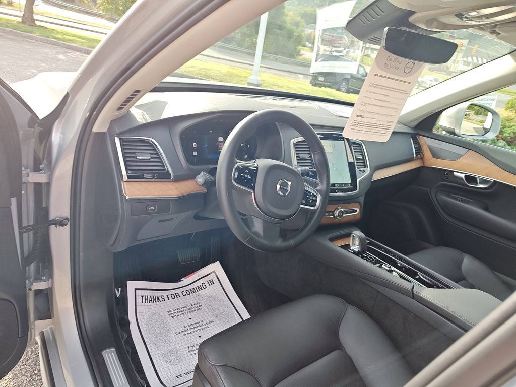 2024 Volvo XC90 Plus photo 12