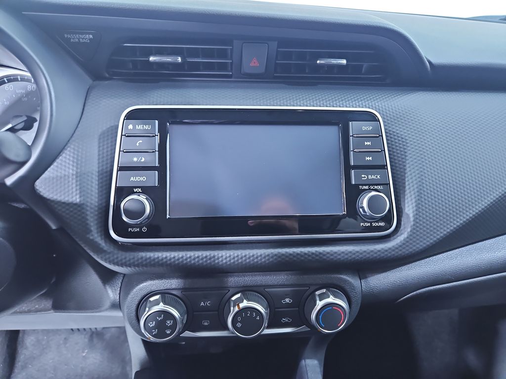 2024 Nissan Kicks S photo 16
