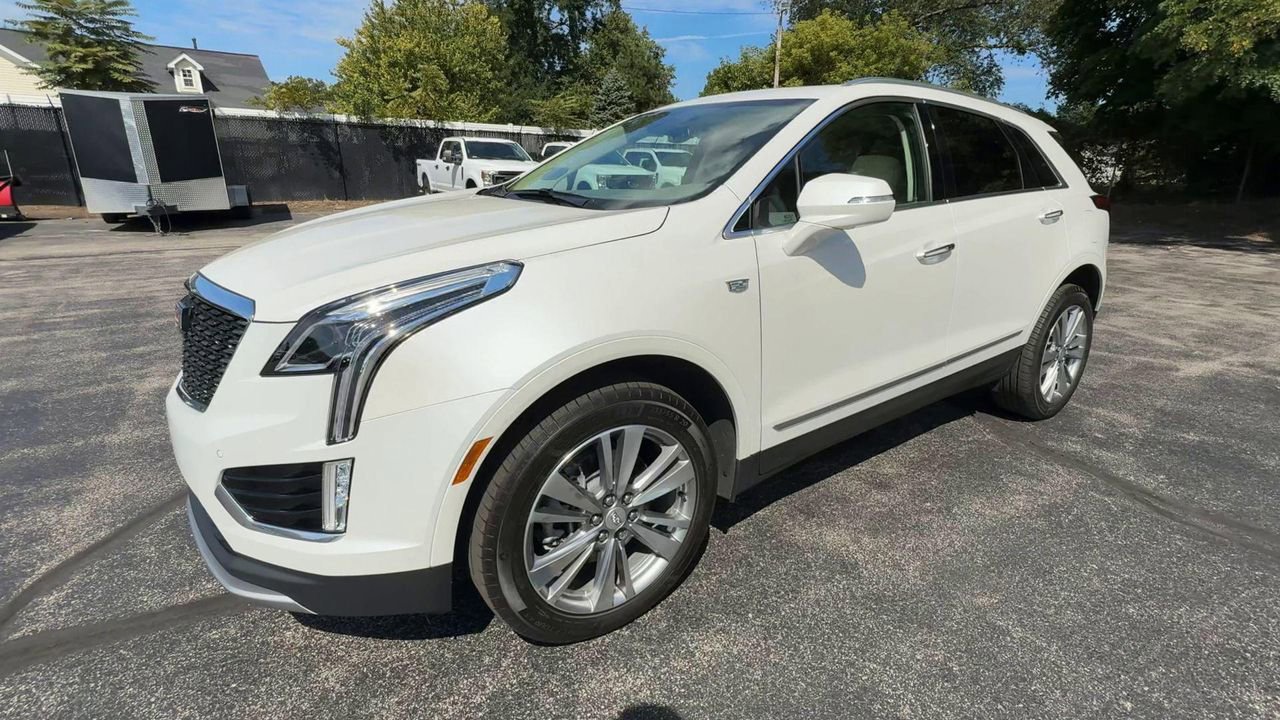 2024 Cadillac XT5 Premium Luxury photo 3