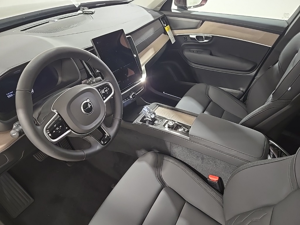 2026 Volvo XC90 Plus photo 19